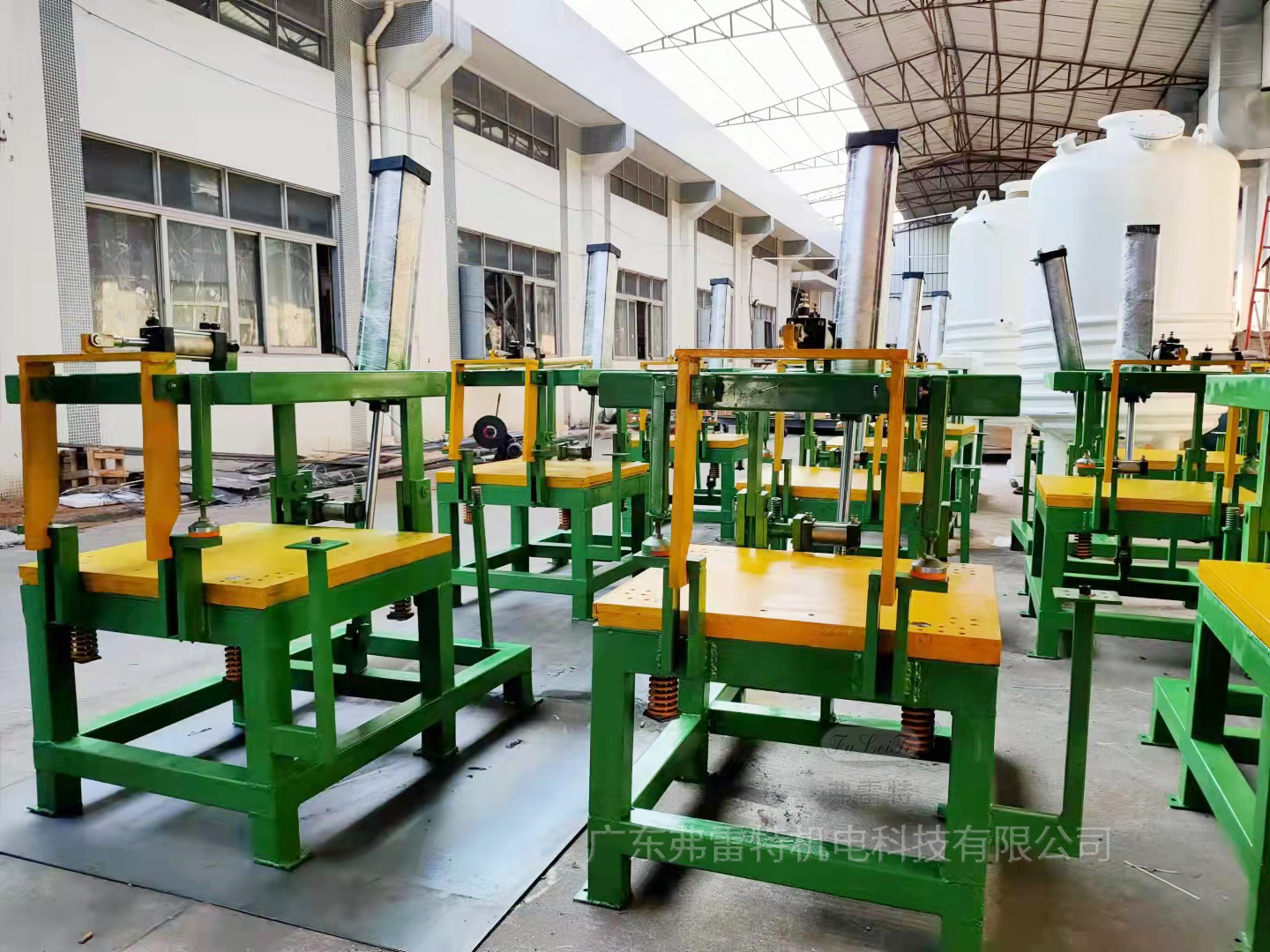 1673062843514712.jpg 發(fā)泡模具-(3).jpg